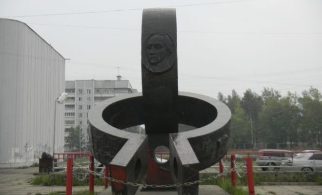 Памятный знак в Усть-Илимске